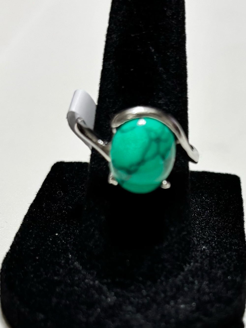 Green Turquoise Stone & Silvery Ring -
Size 9